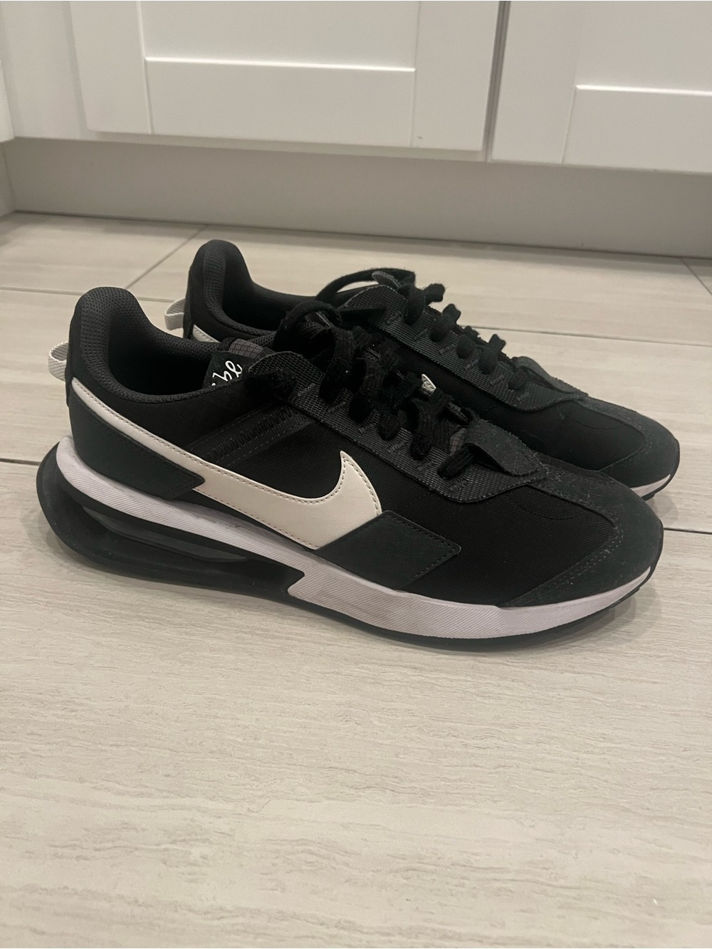 Men's Black and White Nike Sneakers